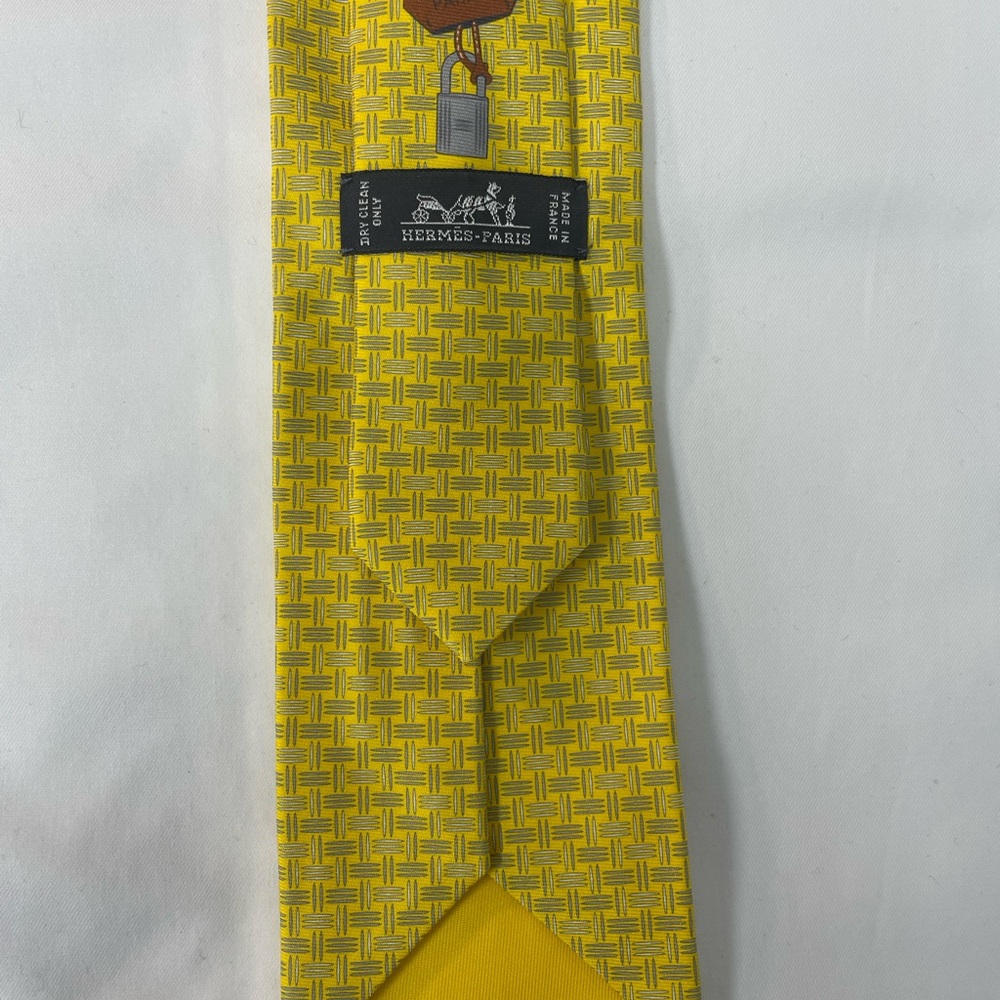 Hermès 100% Silk Men’s Tie Yellow Lock H